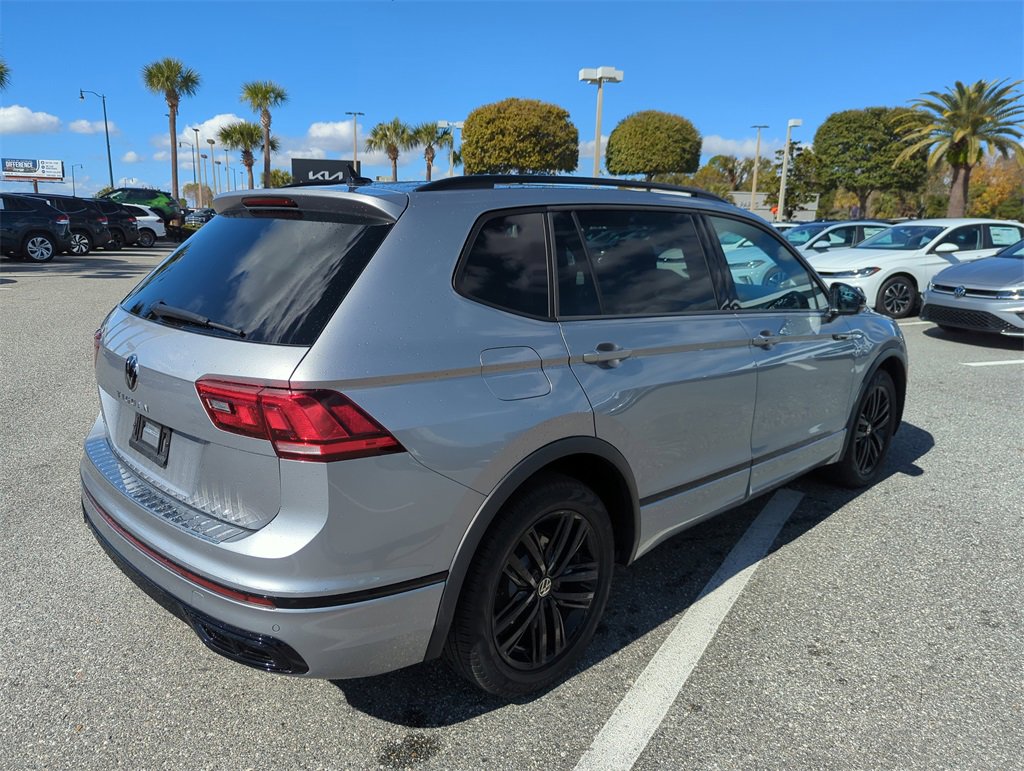 Used 2022 Volkswagen Tiguan SE R-Line image 6