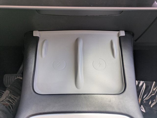 Used 2024 Tesla Model Y Long Range RWD image 23