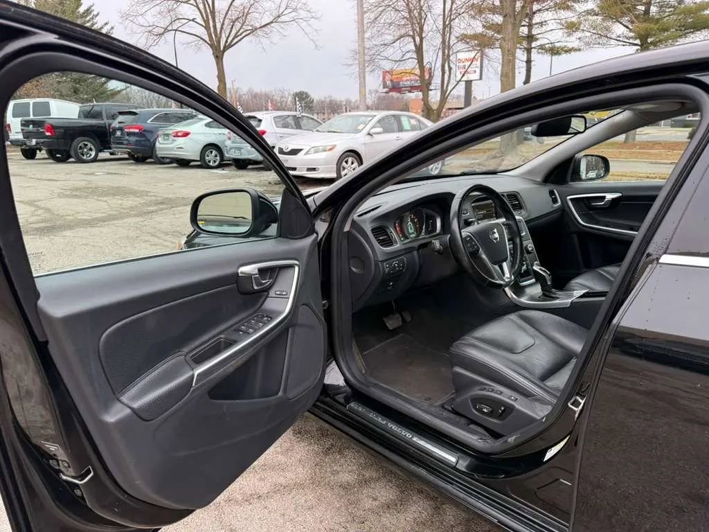 Used 2014 Volvo S60 T5 image 9