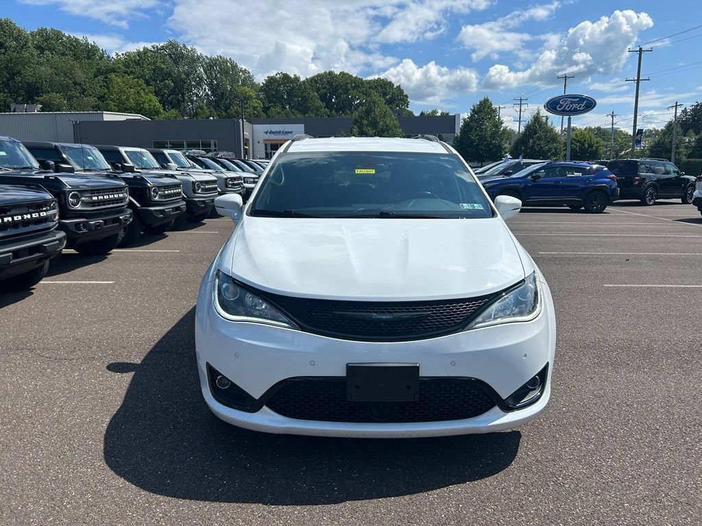 Used 2020 Chrysler Pacifica Limited FWD image 2