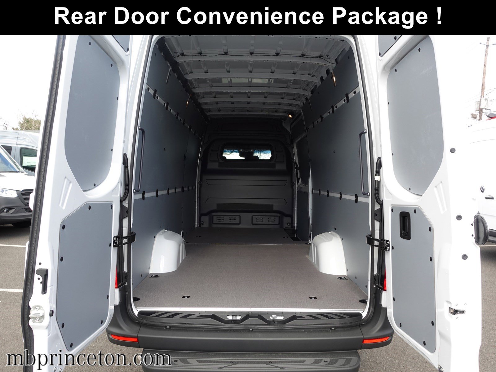 Used 2024 Mercedes-Benz Sprinter 2500 image 12