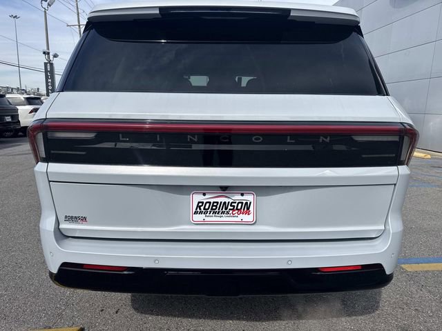 New 2026 Lincoln Navigator Reserve image 4