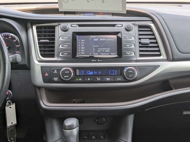 Used 2014 Toyota Highlander Plus AWD/4WD image 18