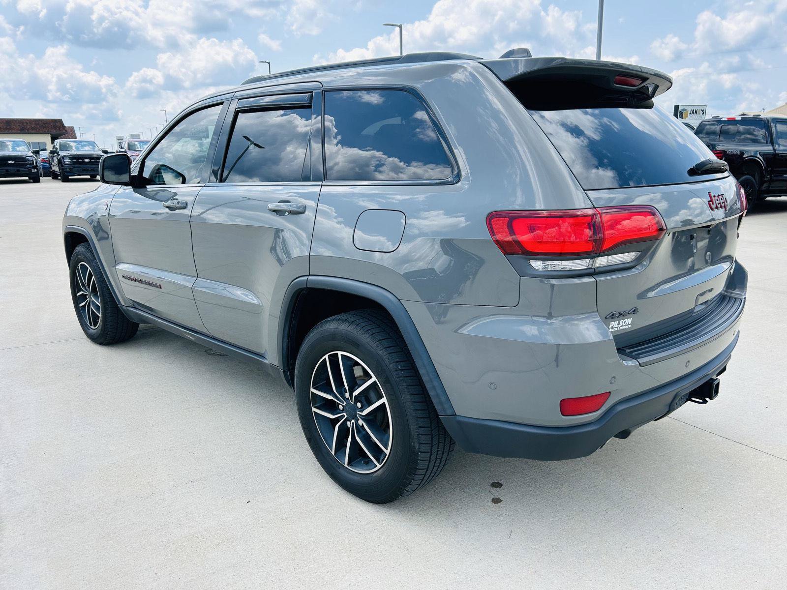 Used 2019 Jeep Grand Cherokee Trailhawk AWD/4WD image 39