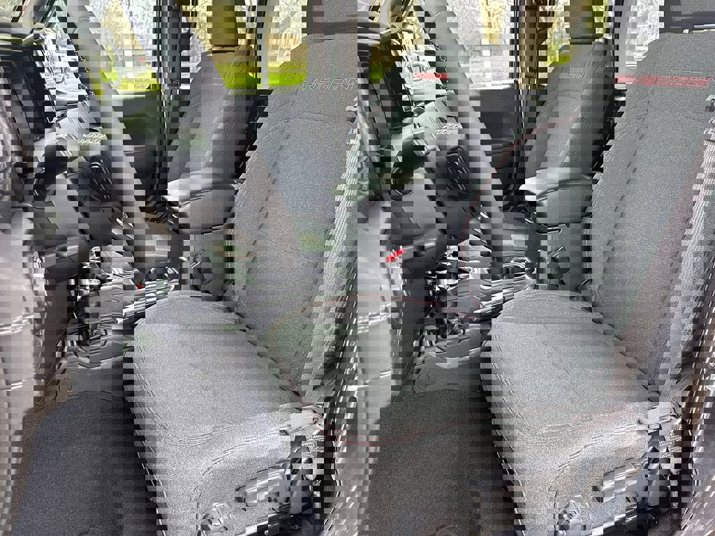 Used 2025 Jeep Wrangler Unlimited Rubicon image 11