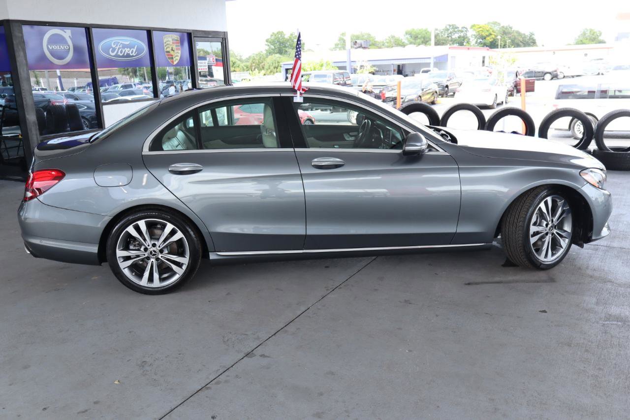 Used 2017 Mercedes-Benz C 300 Sedan w/ Premium 1 Package image 4