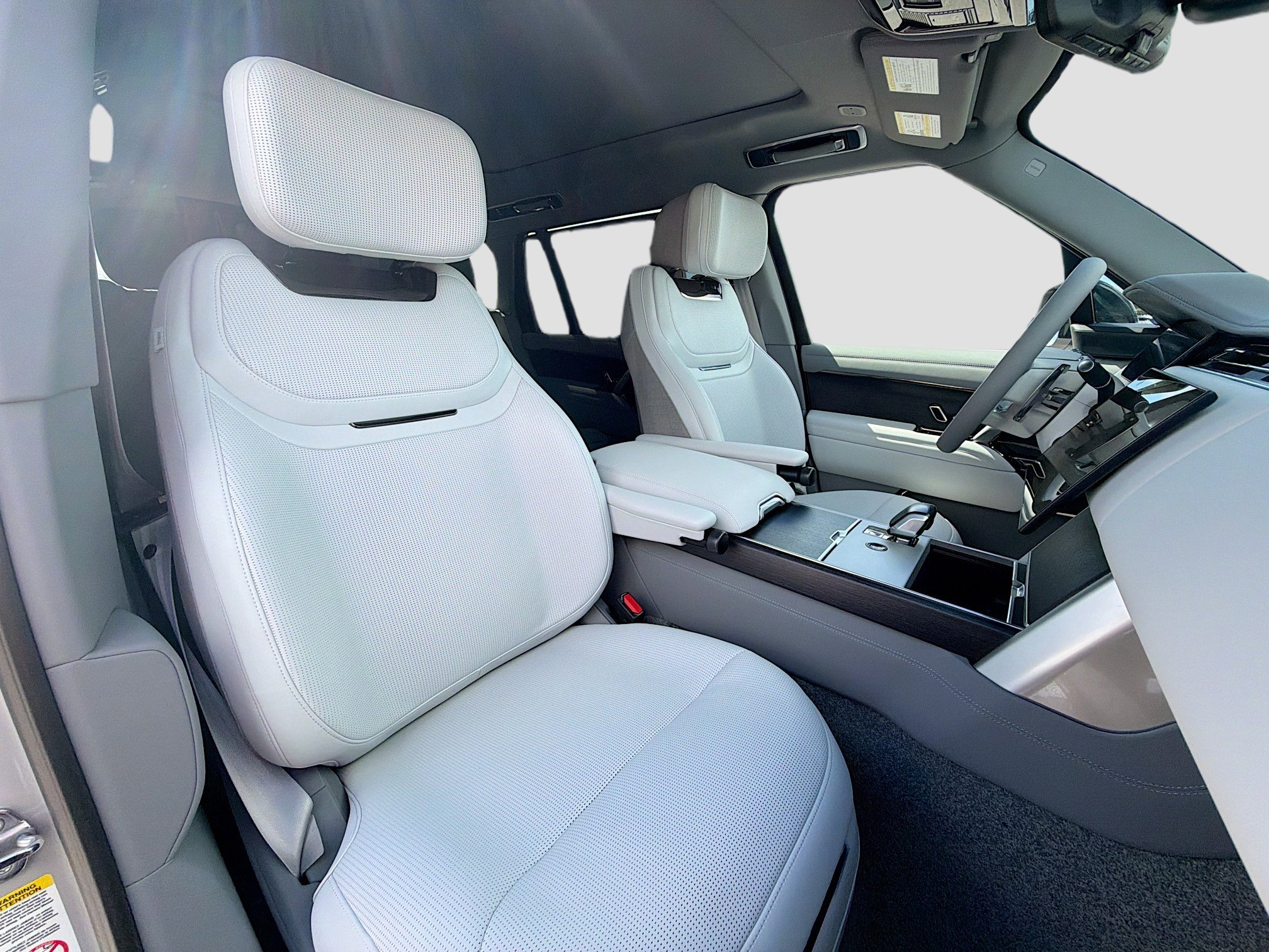 New 2026 Land Rover Range Rover SV image 16