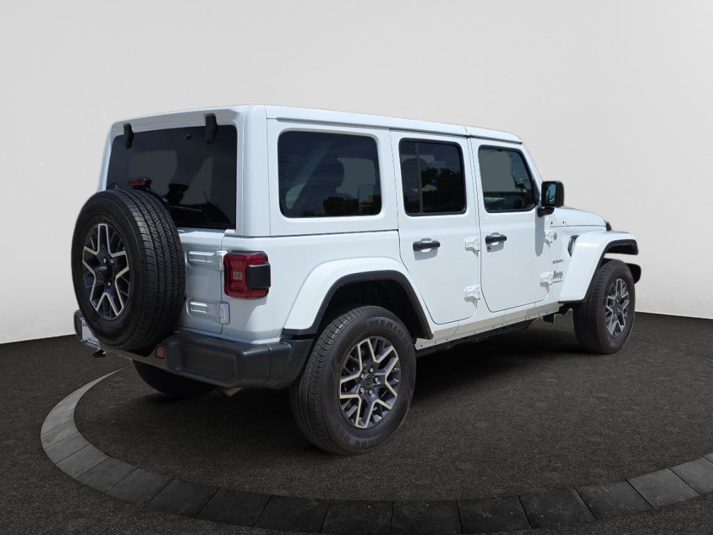 Used 2024 Jeep Wrangler Sahara AWD/4WD image 5