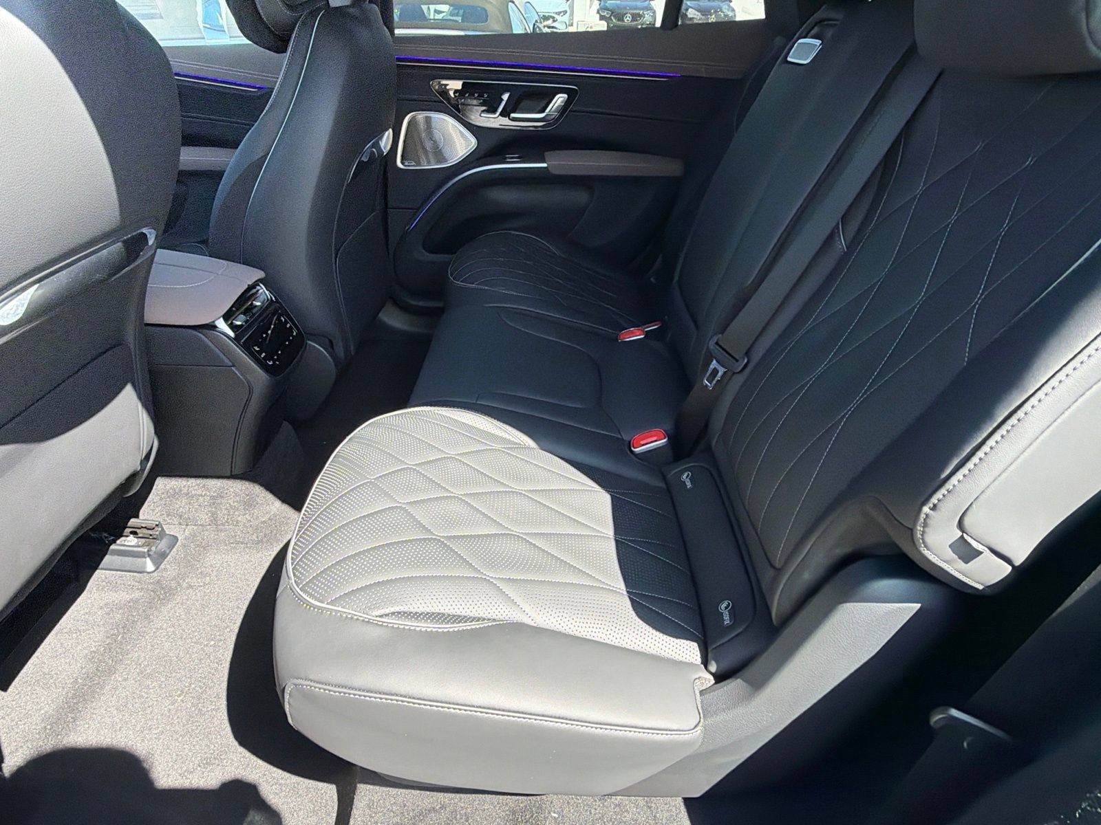 New 2027 Mercedes-Benz EQS 400 4MATIC SUV image 28