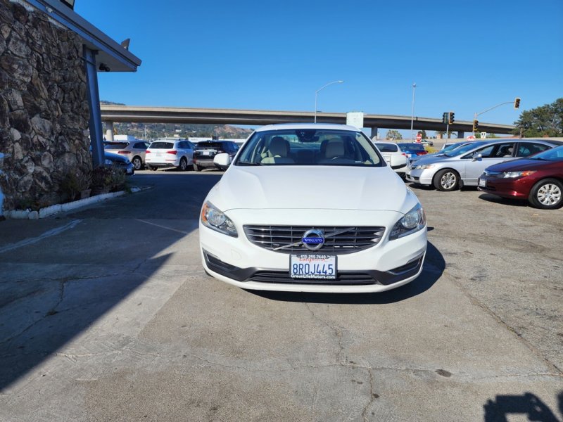 Used 2015 Volvo S60 T5 Premier image 2