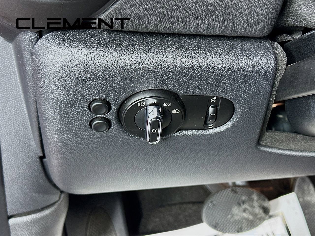 Used 2020 MINI Cooper 2-Door Hardtop image 14