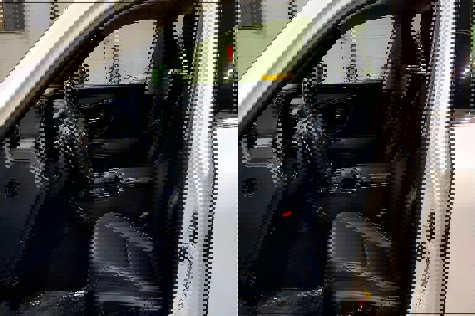 Used 2019 Lexus ES 300h w/ Premium Package image 8