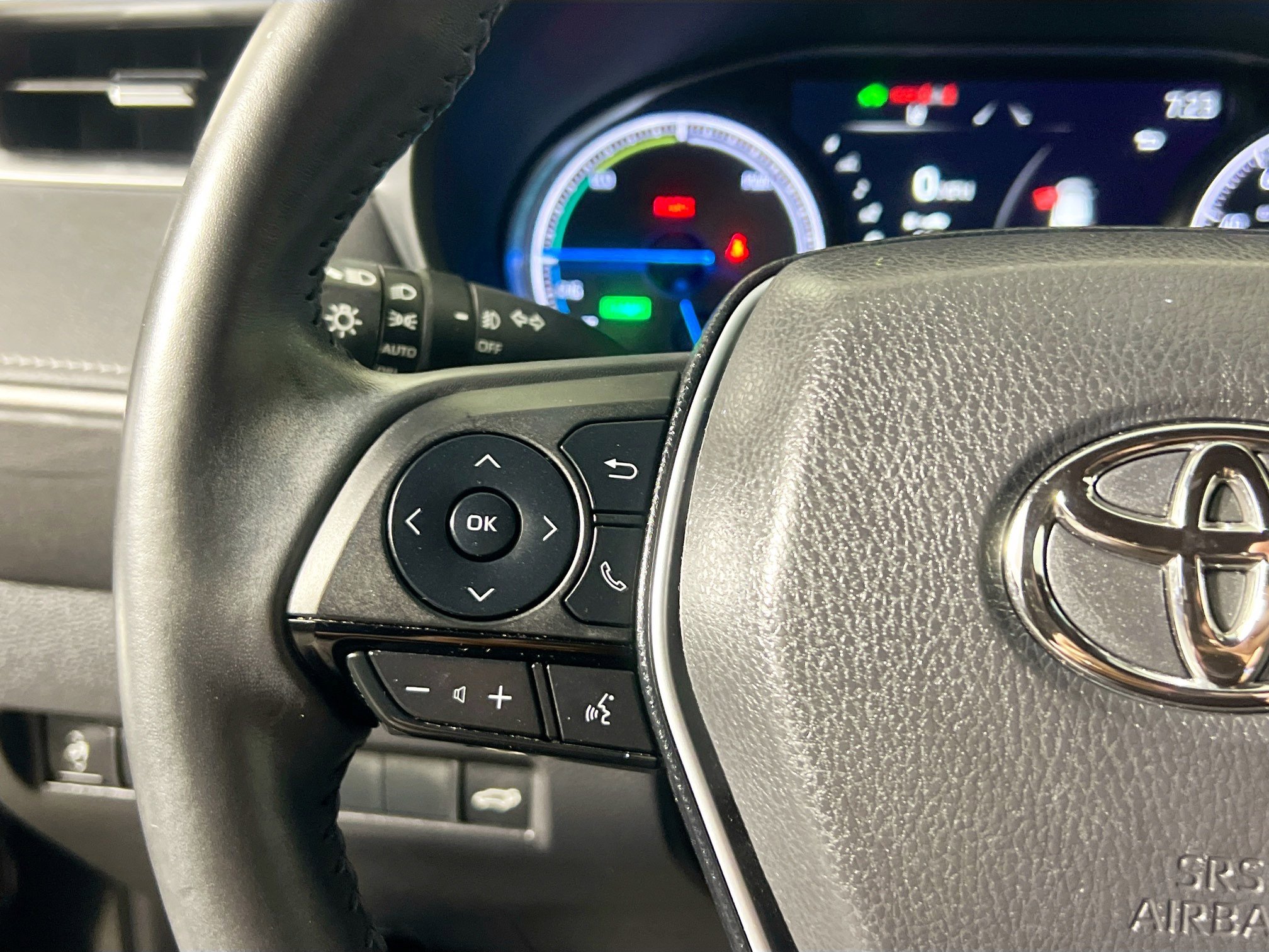 Used 2023 Toyota Venza Nightshade AWD/4WD image 18