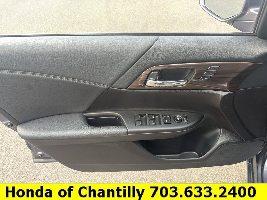 Used 2017 Honda Accord EX-L image 23