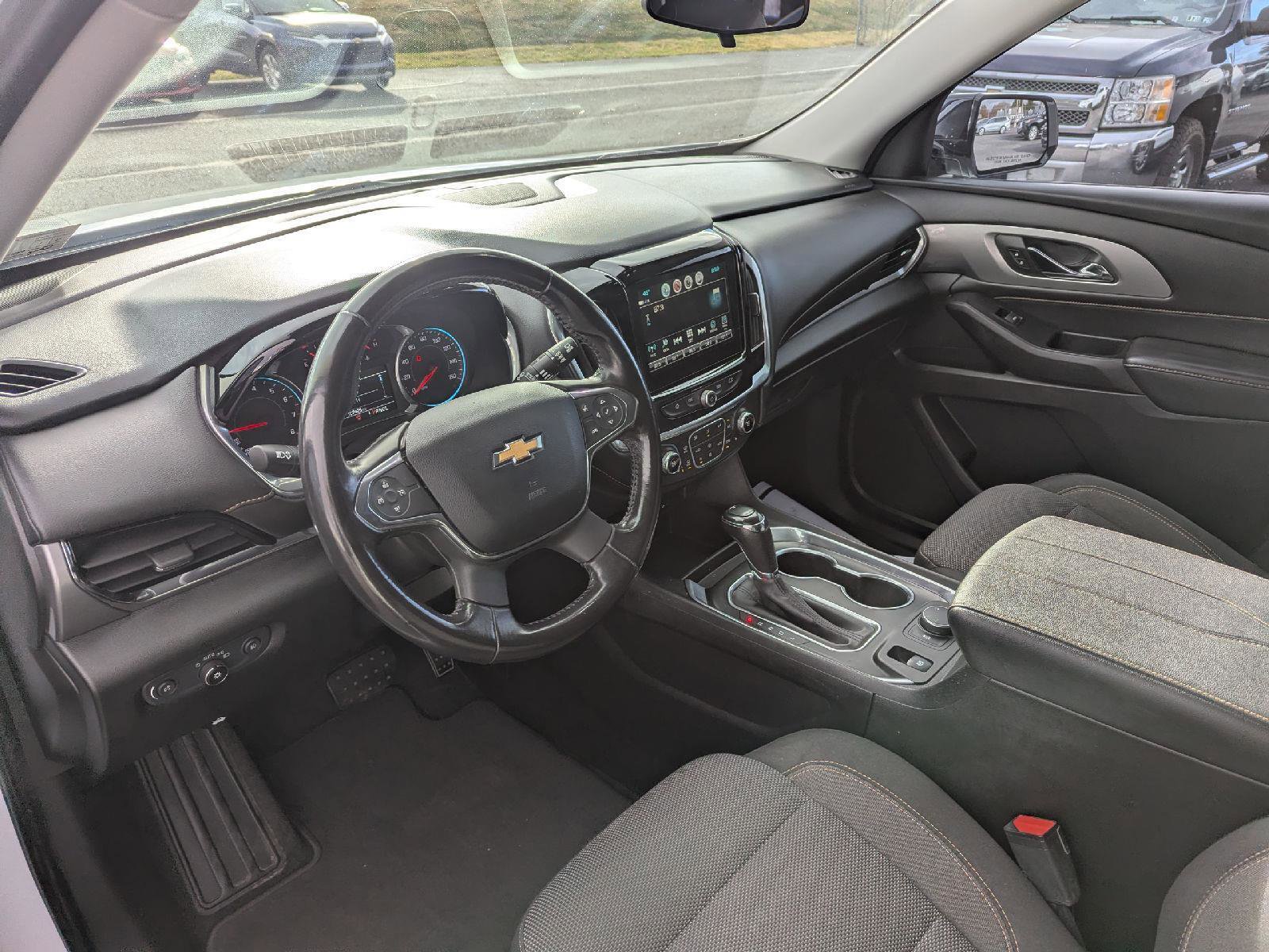 Used 2019 Chevrolet Traverse LT w/ LPO, Blackout Package image 17