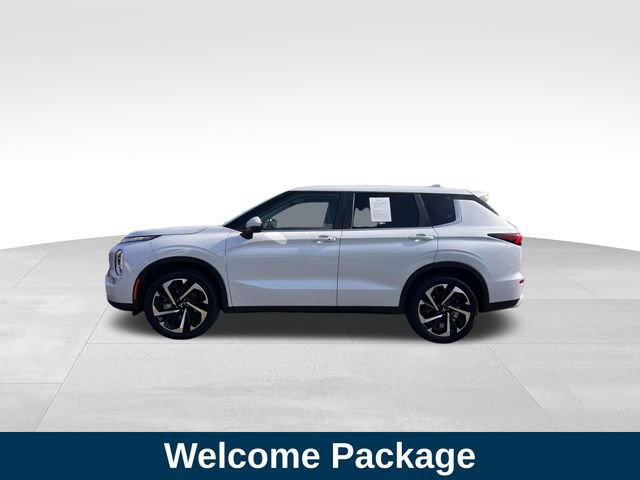 Used 2023 Mitsubishi Outlander SE FWD image 2
