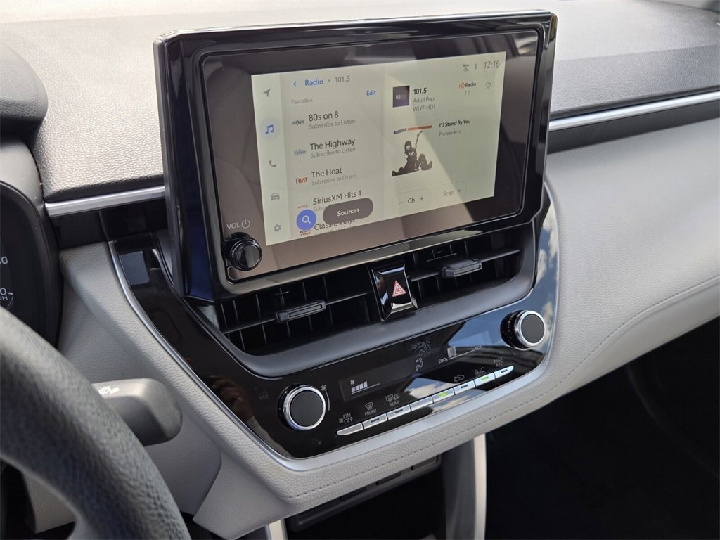 Used 2025 Toyota Corolla Cross L image 17