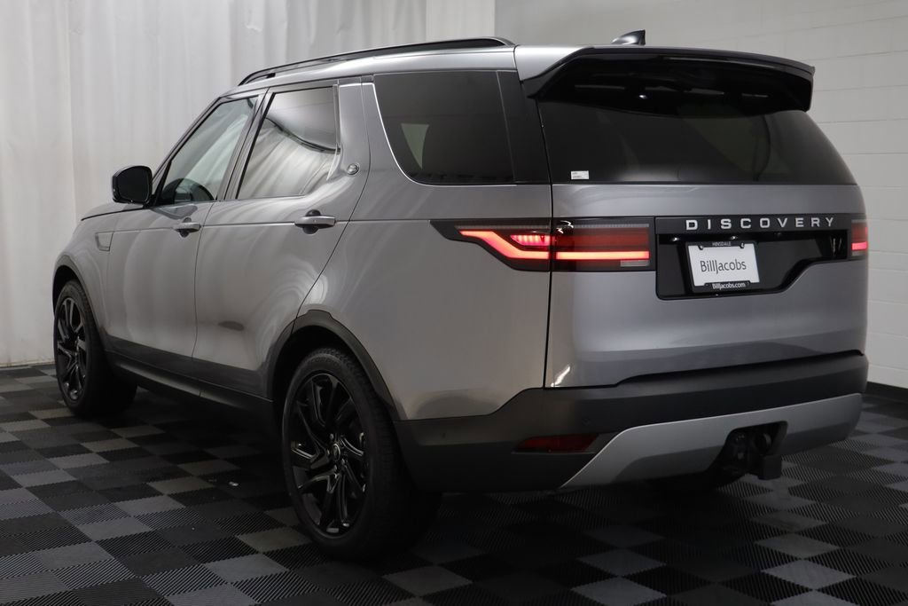 Used 2025 Land Rover Discovery S image 16