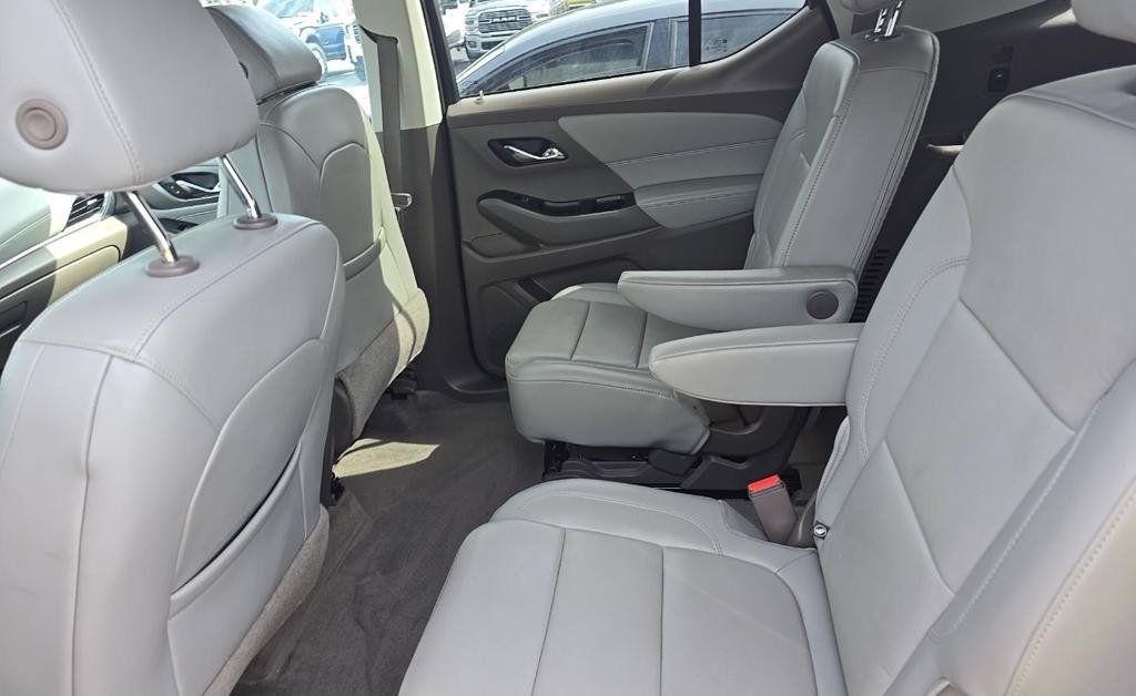 Used 2020 Chevrolet Traverse Premier FWD image 16