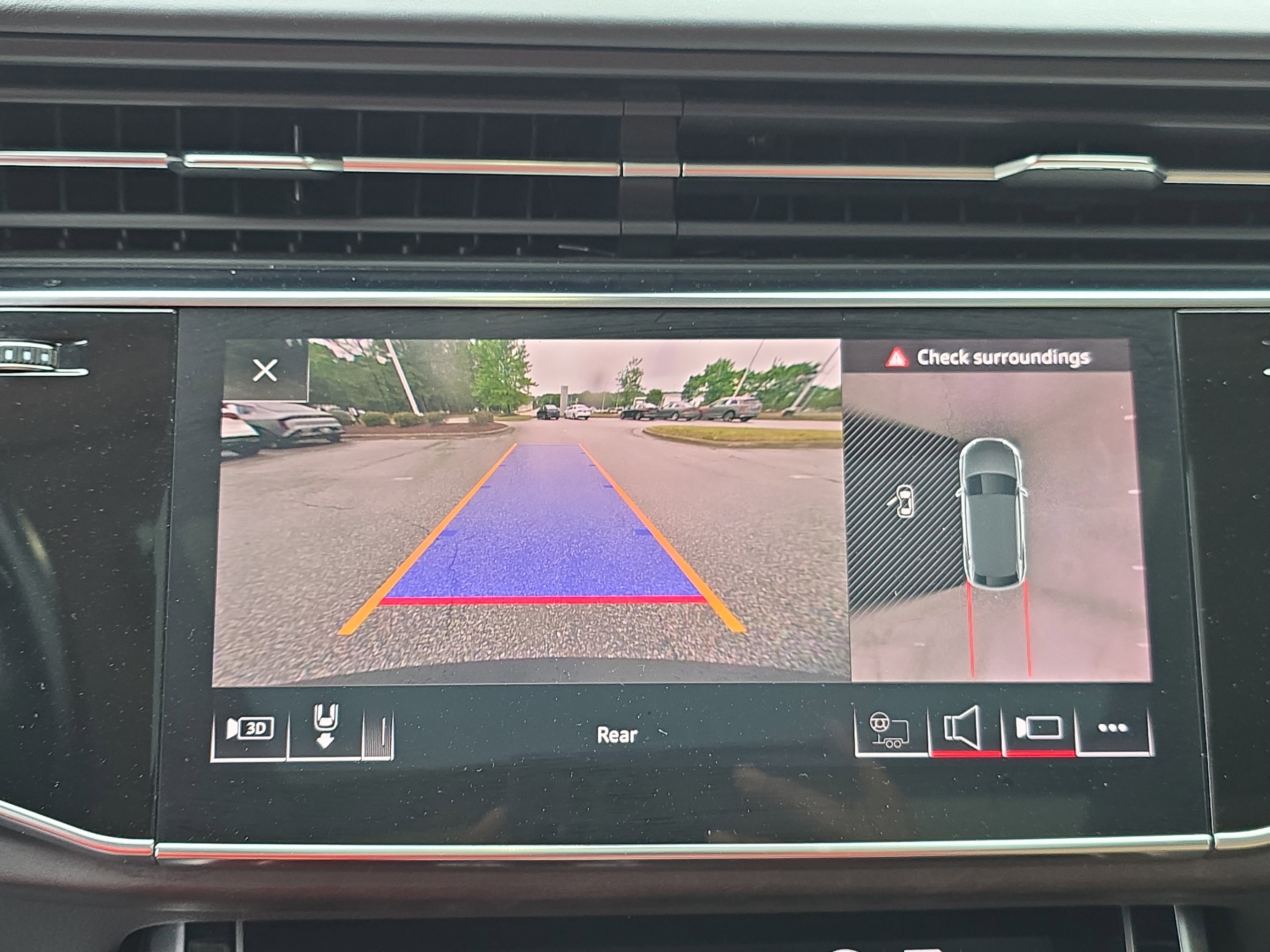 Used 2019 Audi Q8 Prestige AWD/4WD image 22