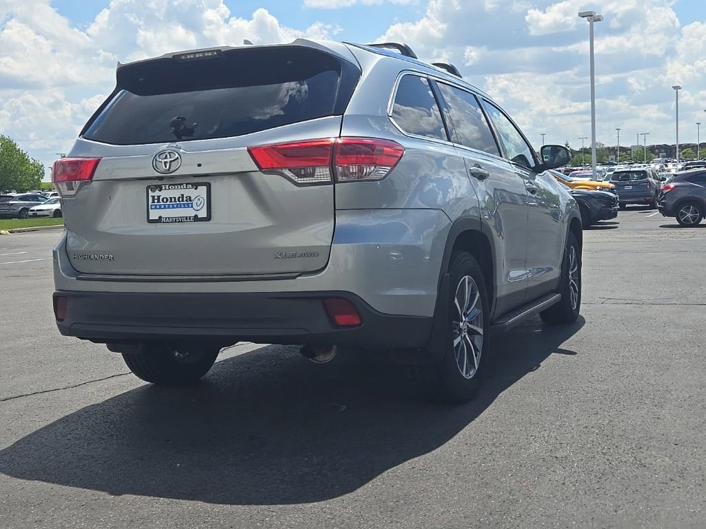 Used 2019 Toyota Highlander XLE AWD/4WD image 9