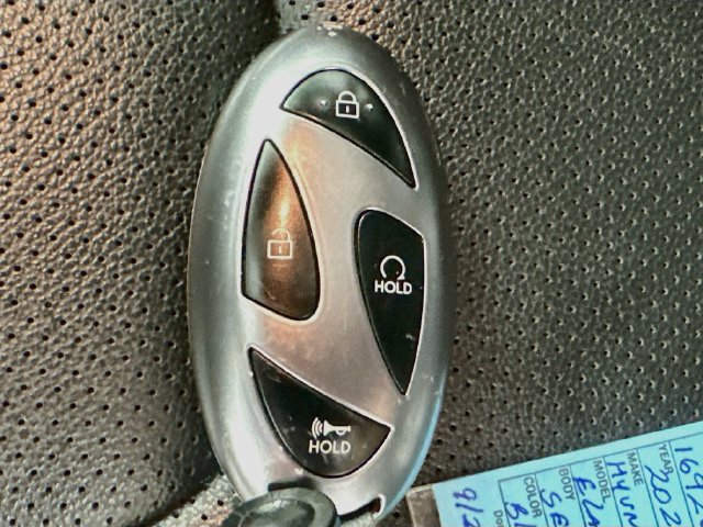 Used 2025 Hyundai Elantra Limited FWD image 18
