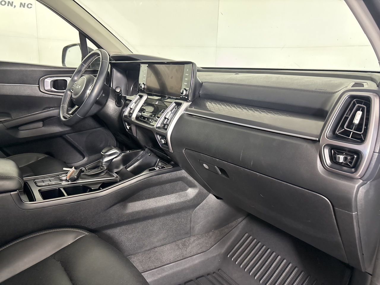 Used 2023 Kia Sorento S w/ Panoramic Sunroof Package FWD image 30