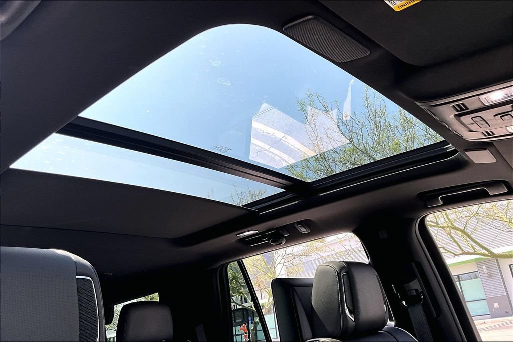 Used 2021 Cadillac Escalade Premium Luxury AWD/4WD image 13