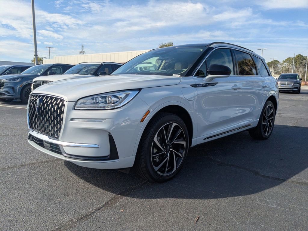 New 2025 Lincoln Corsair Grand Touring image 8