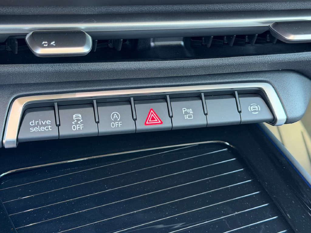 New 2026 Audi Q3 quattro 2.0T AWD/4WD image 25