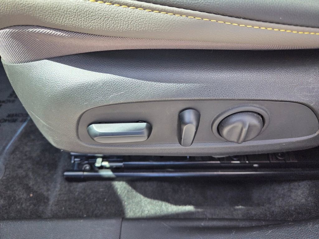 Certified 2024 Chevrolet Trax ACTIV w/ Sunroof Package image 5