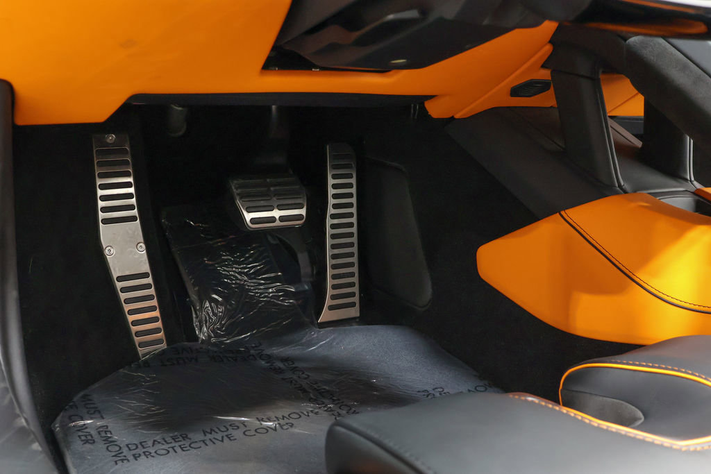 Used 2024 Lamborghini Huracan EVO image 59