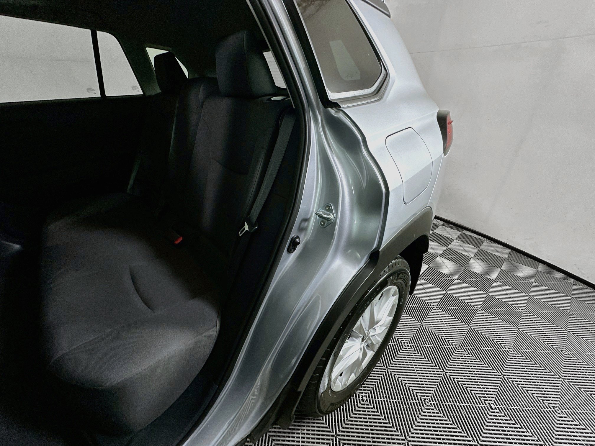 Certified 2024 Toyota Corolla Cross LE w/ Moonroof Package FWD image 26