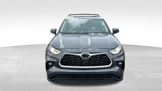 Used 2022 Toyota Highlander XLE image 6