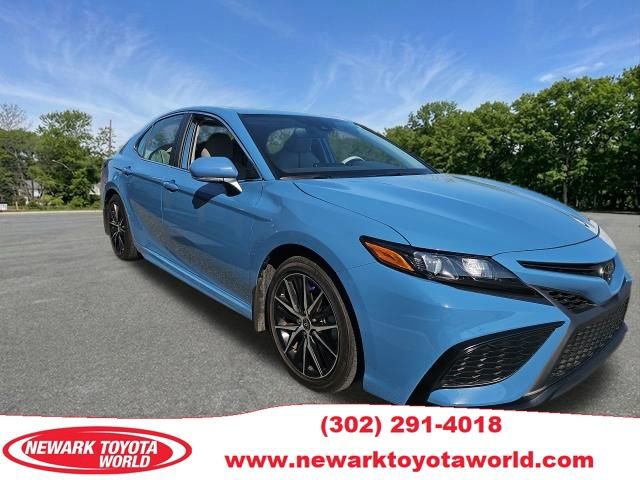 Used 2023 Toyota Camry SE w/ Cold Weather Package FWD image 1