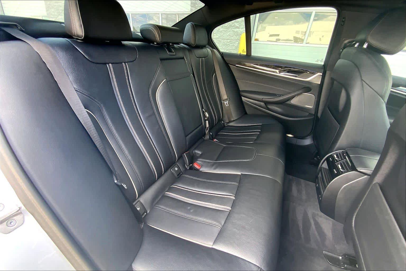 Used 2021 BMW 530i w/ Premium Package RWD image 18