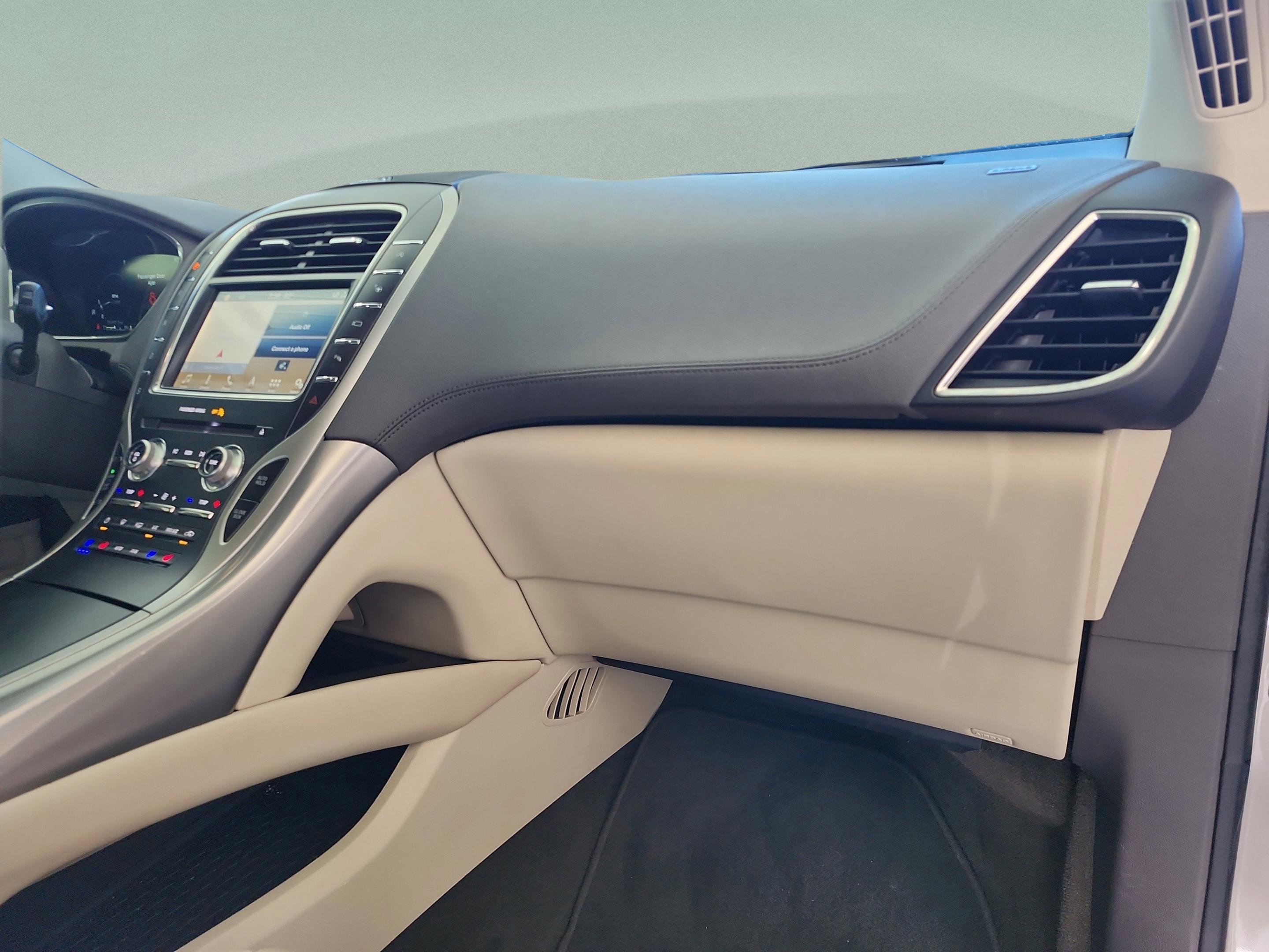 Used 2019 Lincoln Nautilus Reserve image 23