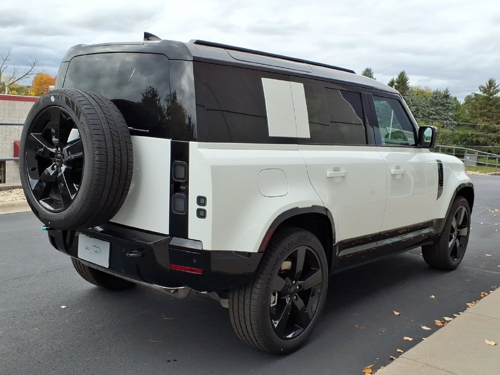 New 2026 Land Rover Defender 110 X-Dynamic SE AWD/4WD image 5
