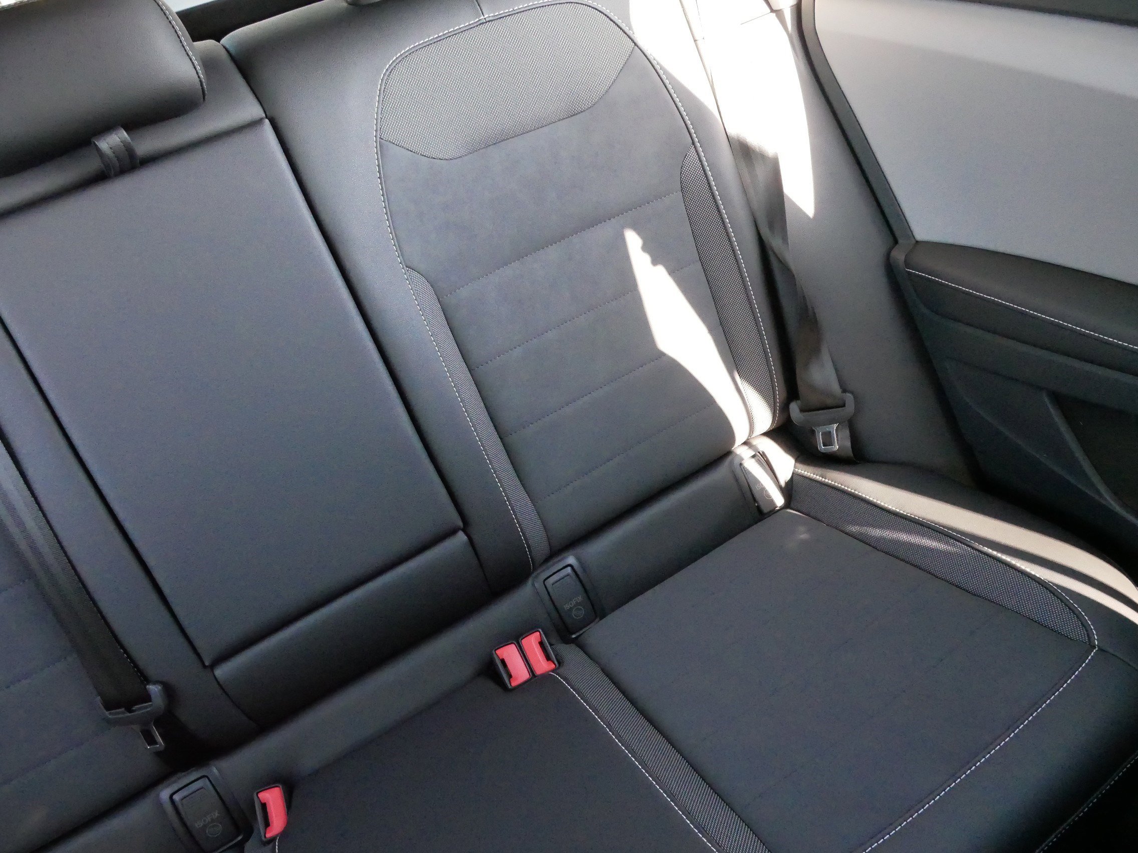 Used 2024 Volkswagen Taos SE w/ Panoramic Sunroof Package image 14