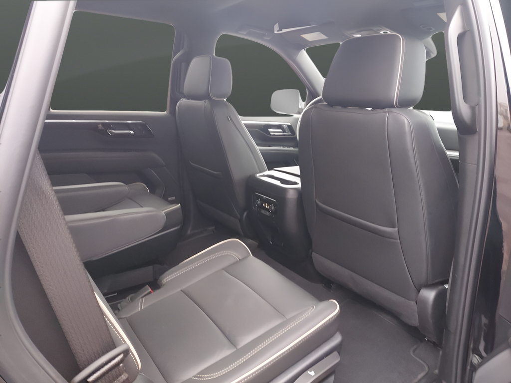 Used 2025 Chevrolet Tahoe Premier AWD/4WD image 23