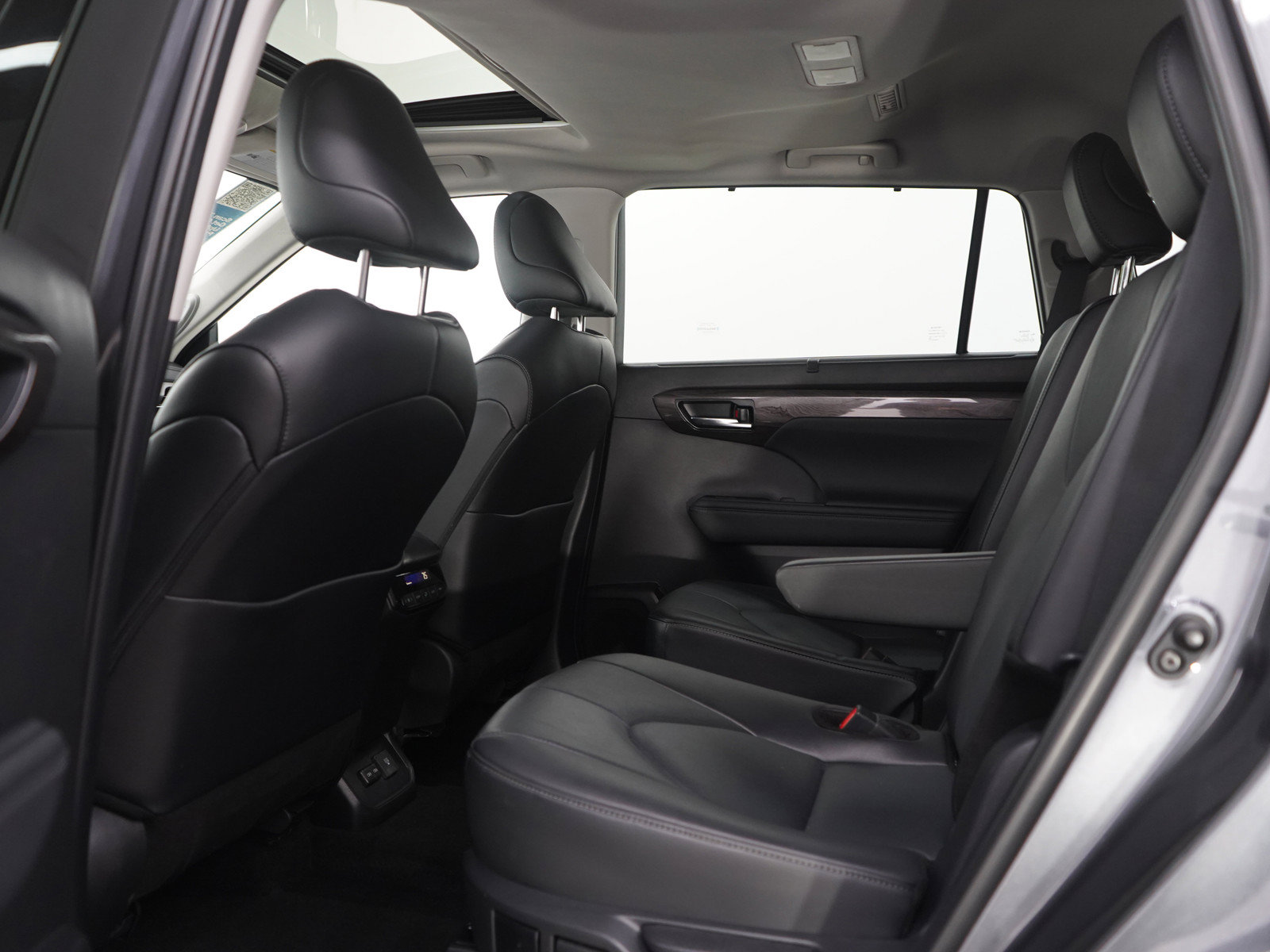 Used 2024 Toyota Highlander Limited AWD/4WD image 21