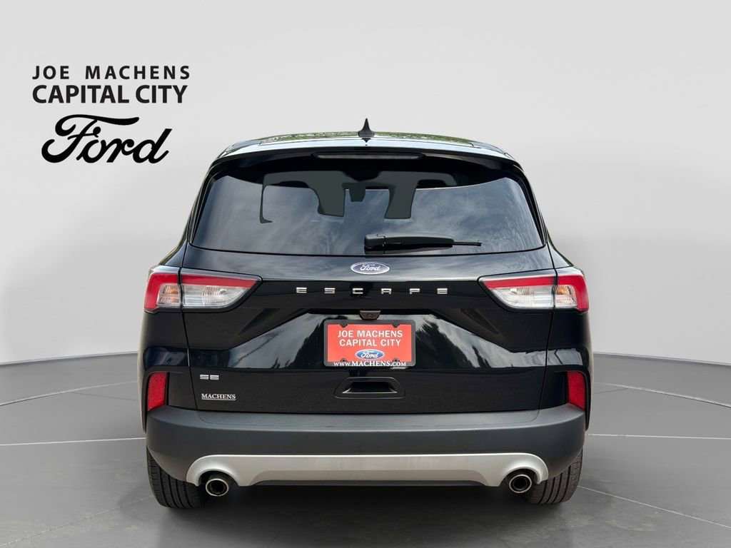 Used 2022 Ford Escape SE w/ Cold Weather Package FWD image 6