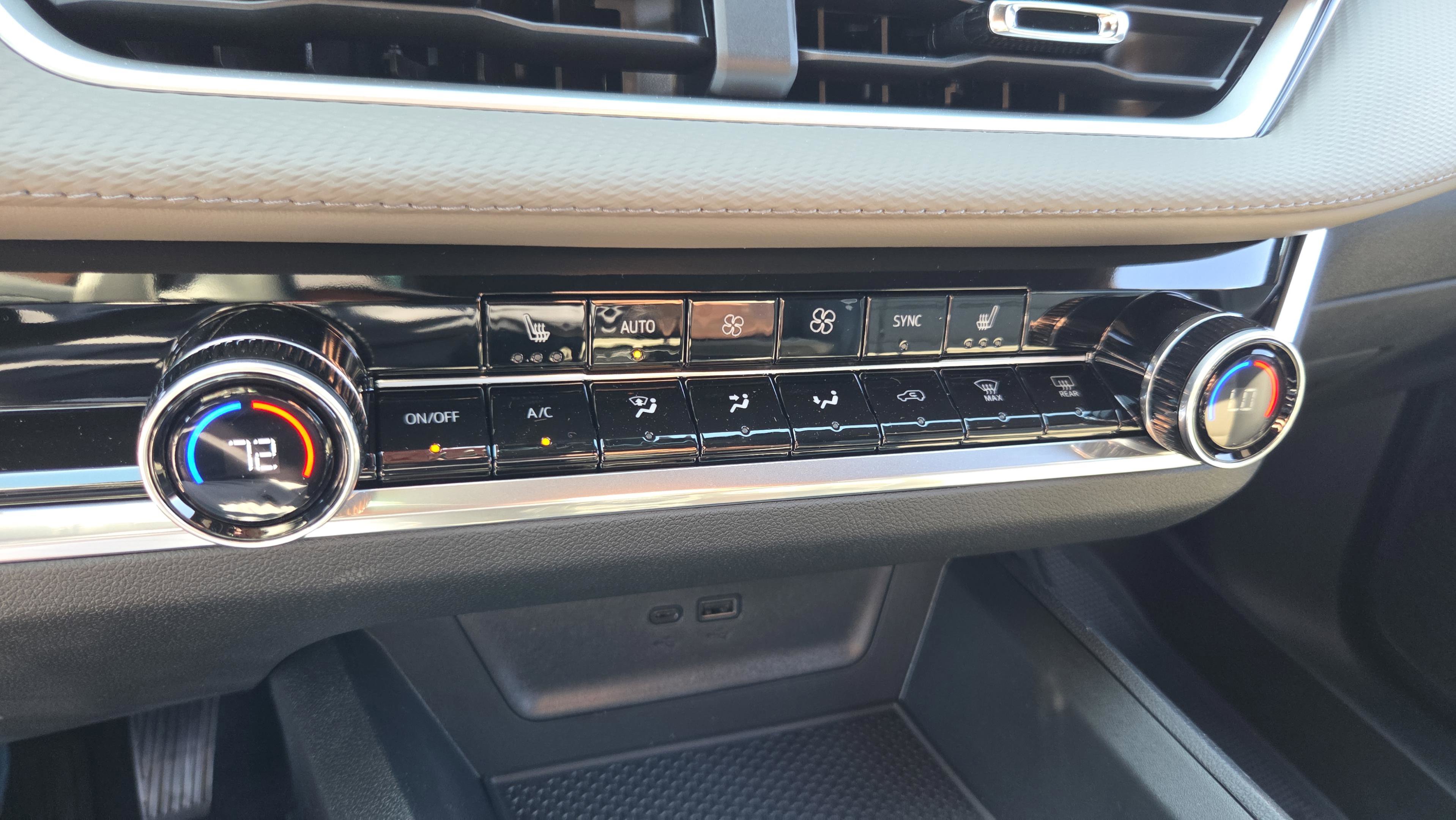 New 2026 Chevrolet Equinox LT image 23