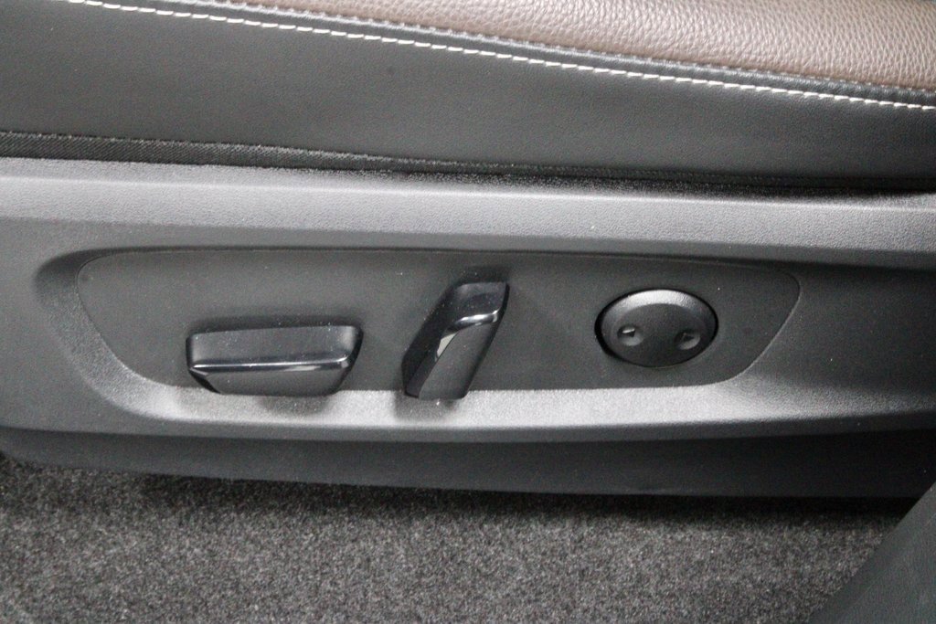 Certified 2025 Nissan Pathfinder Platinum w/ Cargo Package image 28