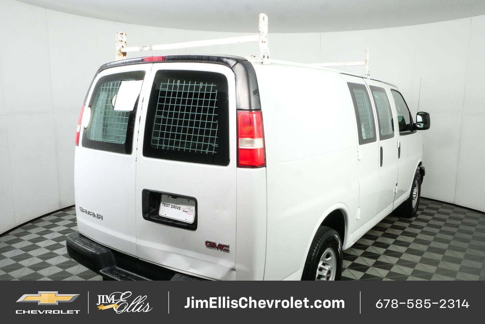 Used 2017 GMC Savana 2500 RWD image 3