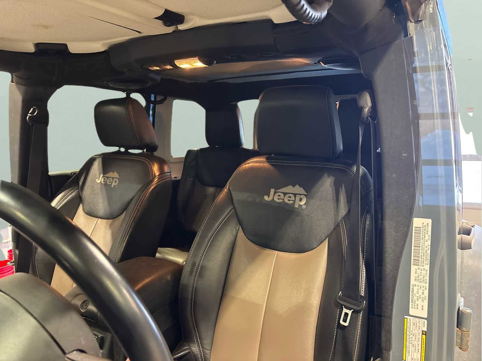 Used 2014 Jeep Wrangler Unlimited Rubicon w/ Connectivity Group image 15