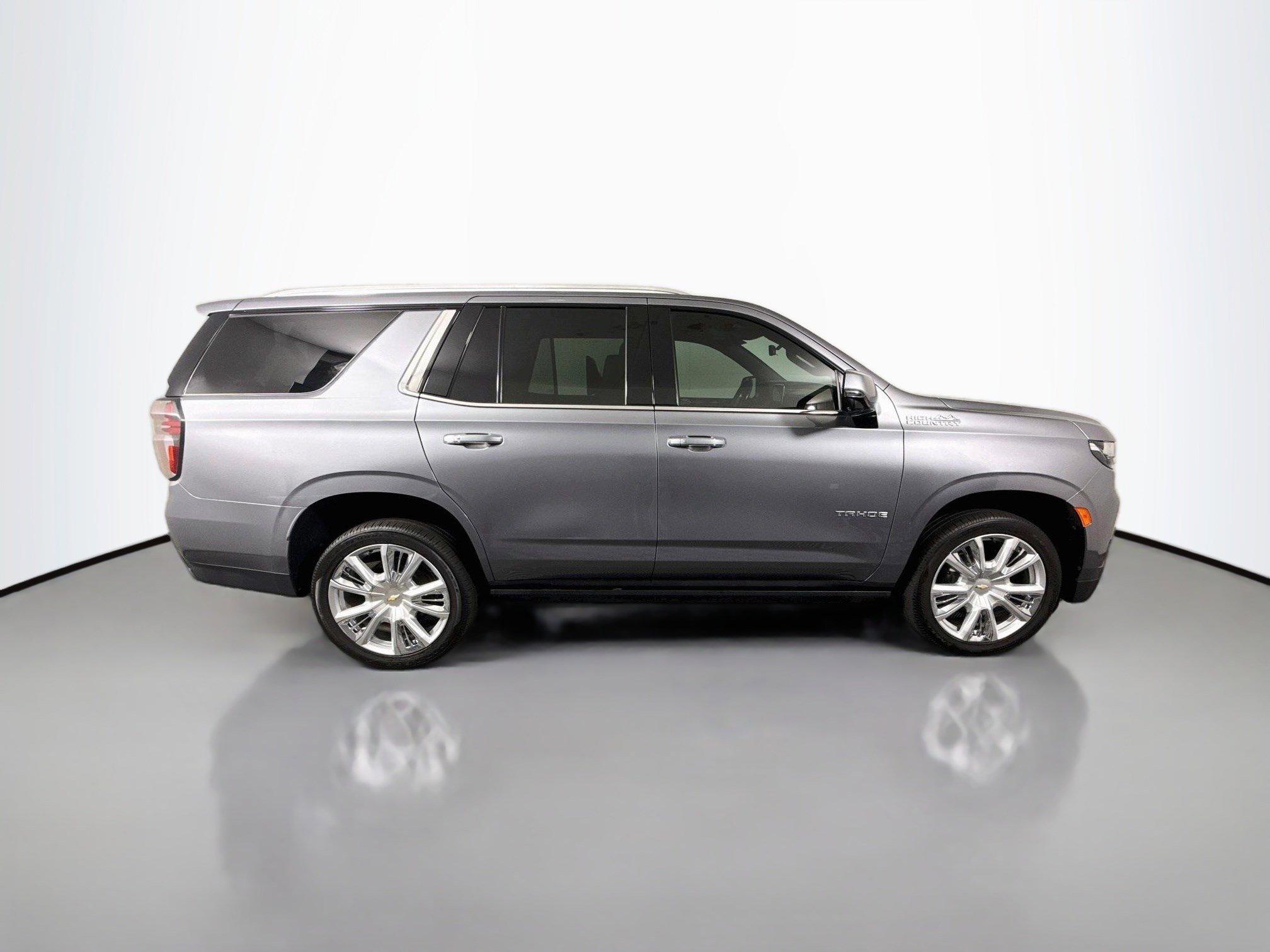Used 2021 Chevrolet Tahoe High Country w/ Premium Package RWD image 11