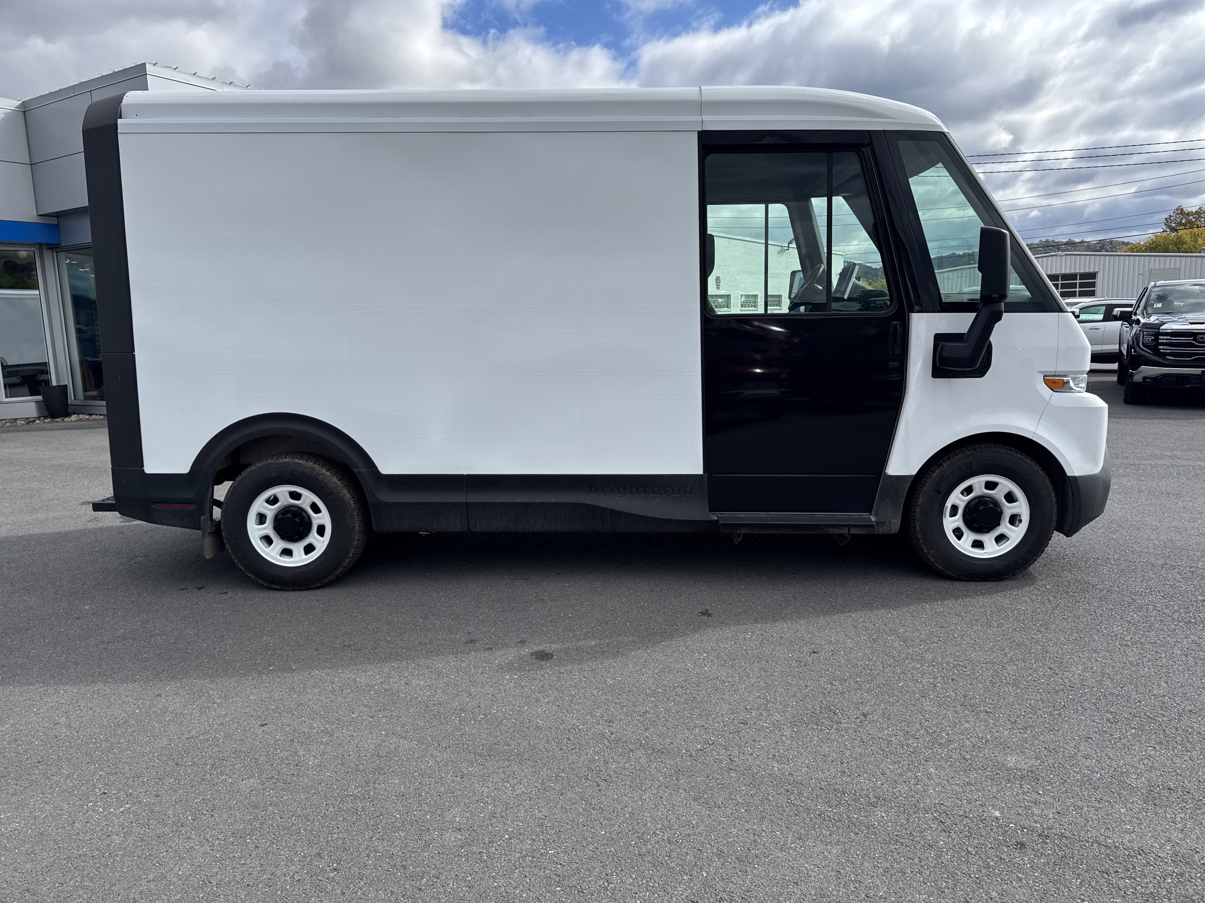 New 2025 Chevrolet Brightdrop 400 w/ Battery Pack, Max Range image 2