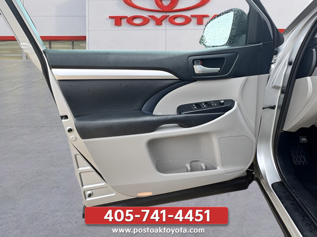 Used 2019 Toyota Highlander XLE w/ Protection Package #3 AWD/4WD image 10