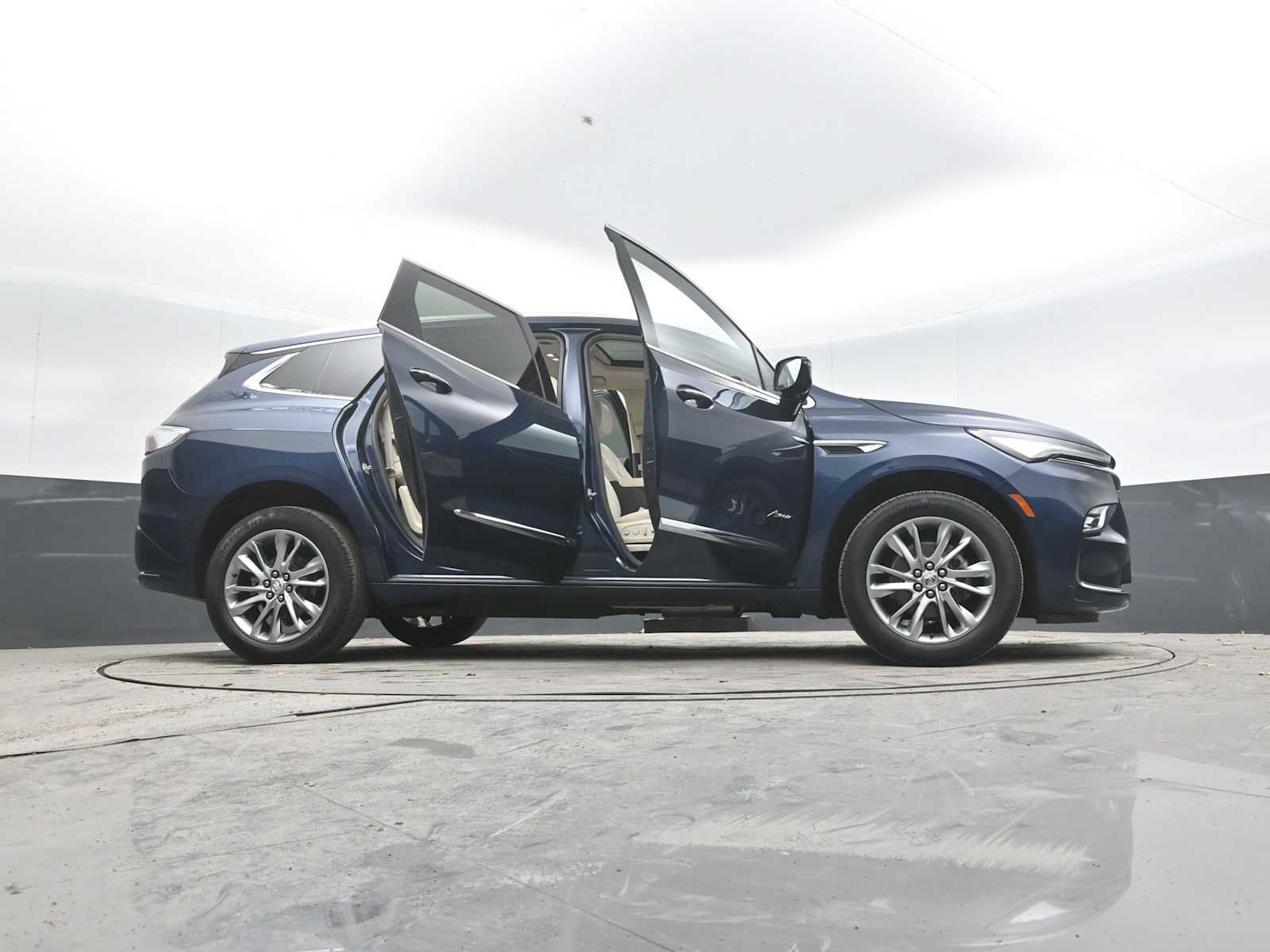 Used 2023 Buick Enclave Avenir w/ Avenir Technology Package image 57